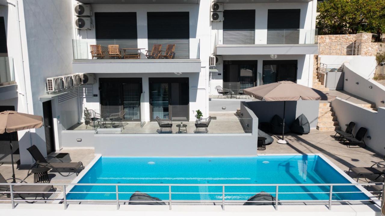 Clelia'S And Dione'S Design Studios Swimming Pool Nikiana Eksteriør billede
