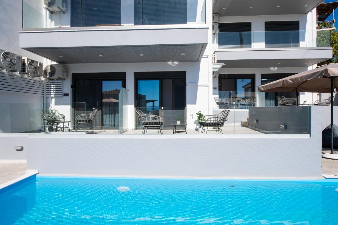 Clelia'S And Dione'S Design Studios Swimming Pool Nikiana Eksteriør billede